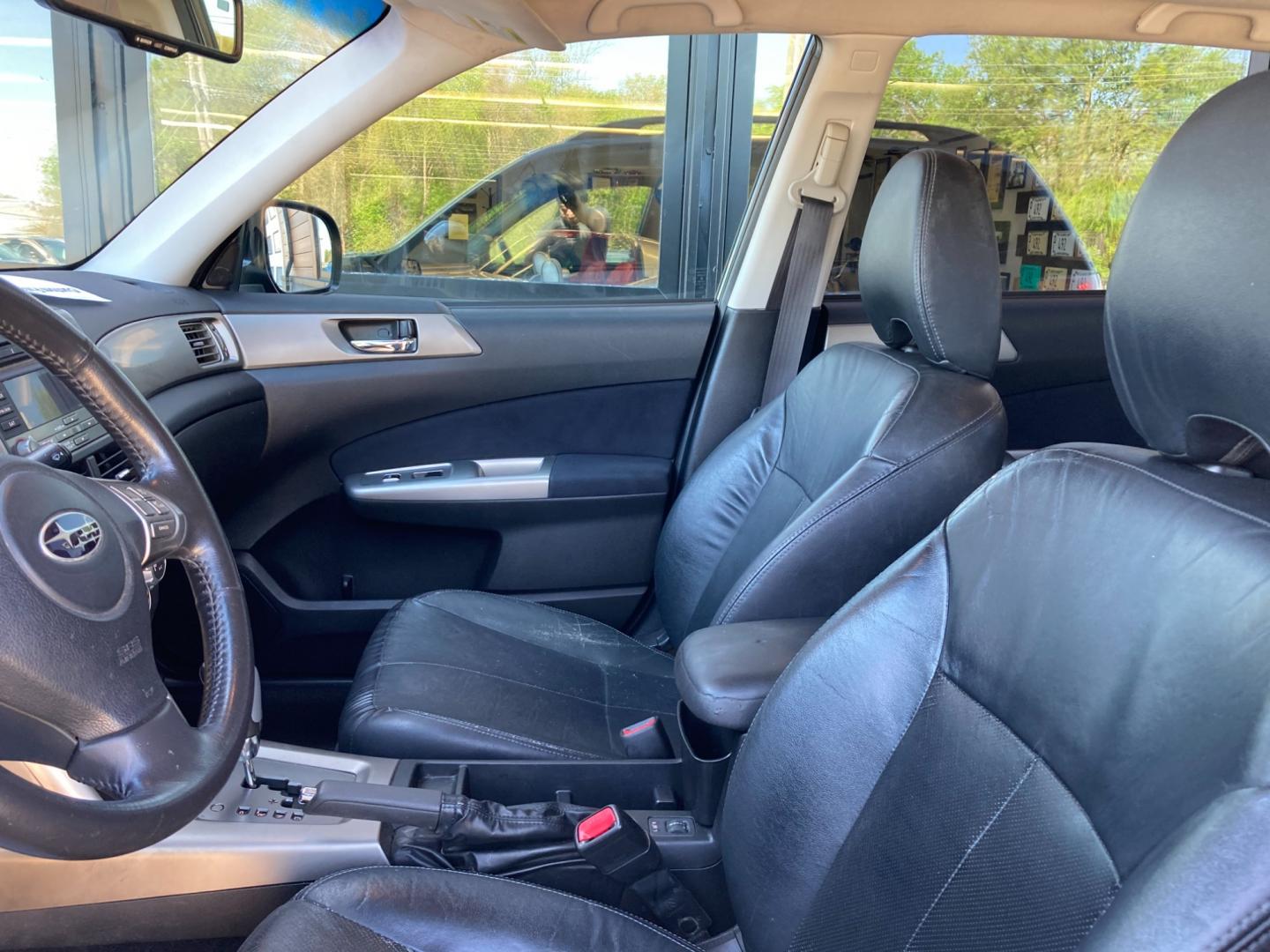 2010 Obsidian Black Subaru Forester 2.5X Limited (JF2SH6DCXAH) with an 2.5L H4 SOHC 16V engine, 4-Speed Aut transmission, located at 1800 South Ihm Blvd, Freeport, IL, 61032, (815) 232-5543, 42.278645, -89.607994 - Forester X Limited 4D SUV - Photo#5